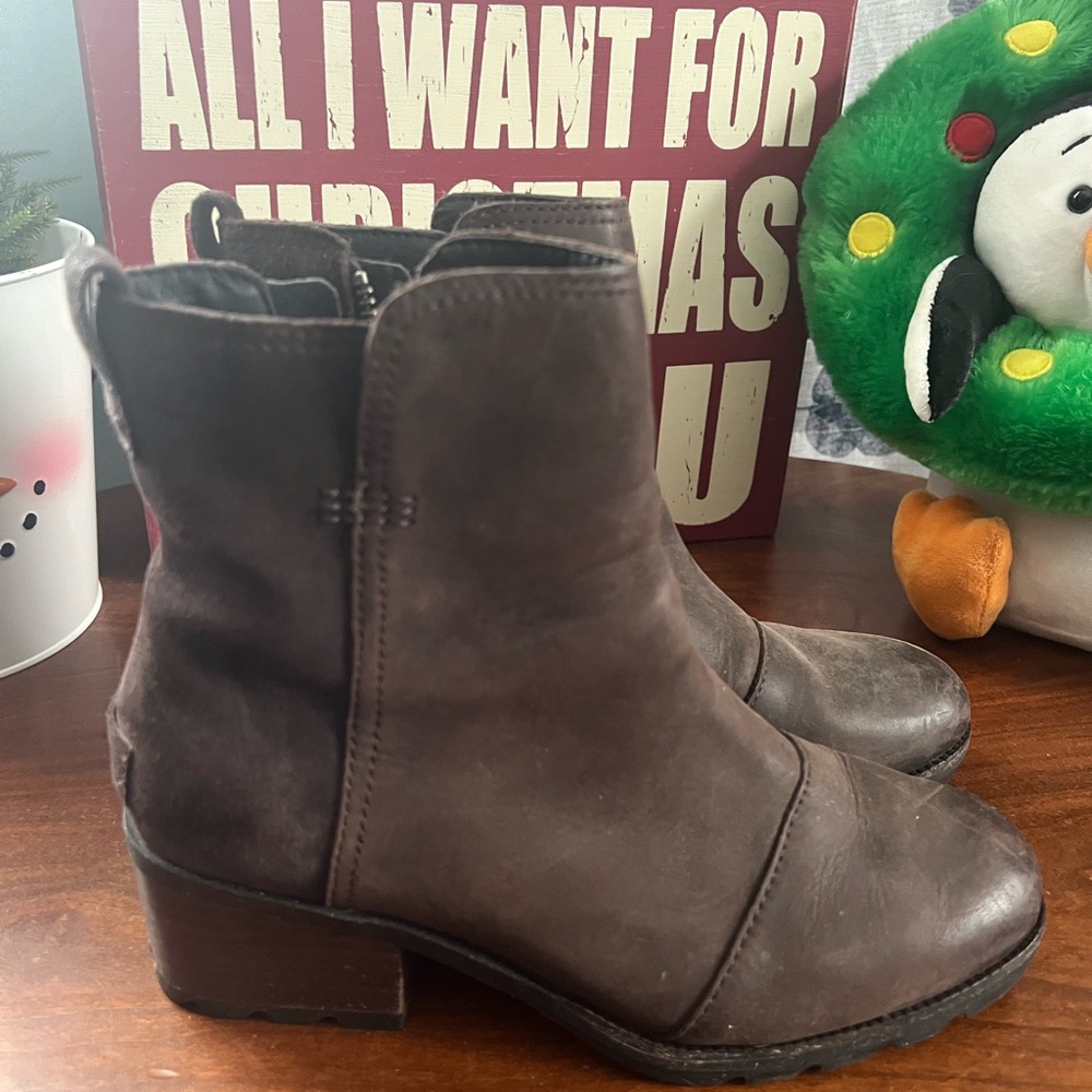 Sorel Cate Side Zip Chelsea Boots Women's Size 6.5 Dark Brown